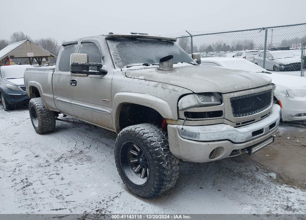 2005 GMC SIERRA 2500HD SLE VIN: 1GTHK29265E172914
