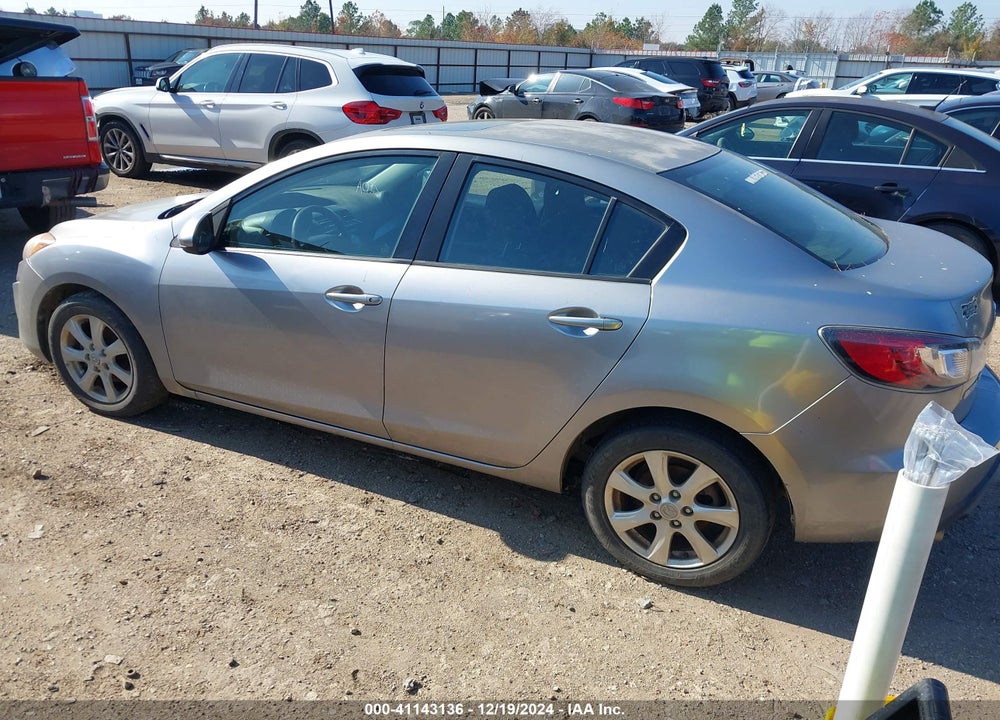 2011 MAZDA 3 I TOURING VIN: JM1BL1VF0B1385317