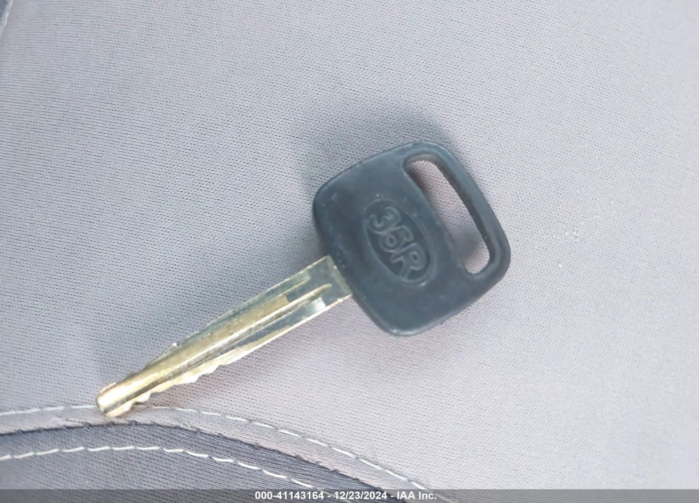 2006 SCION XB VIN: JTLKT324664113376