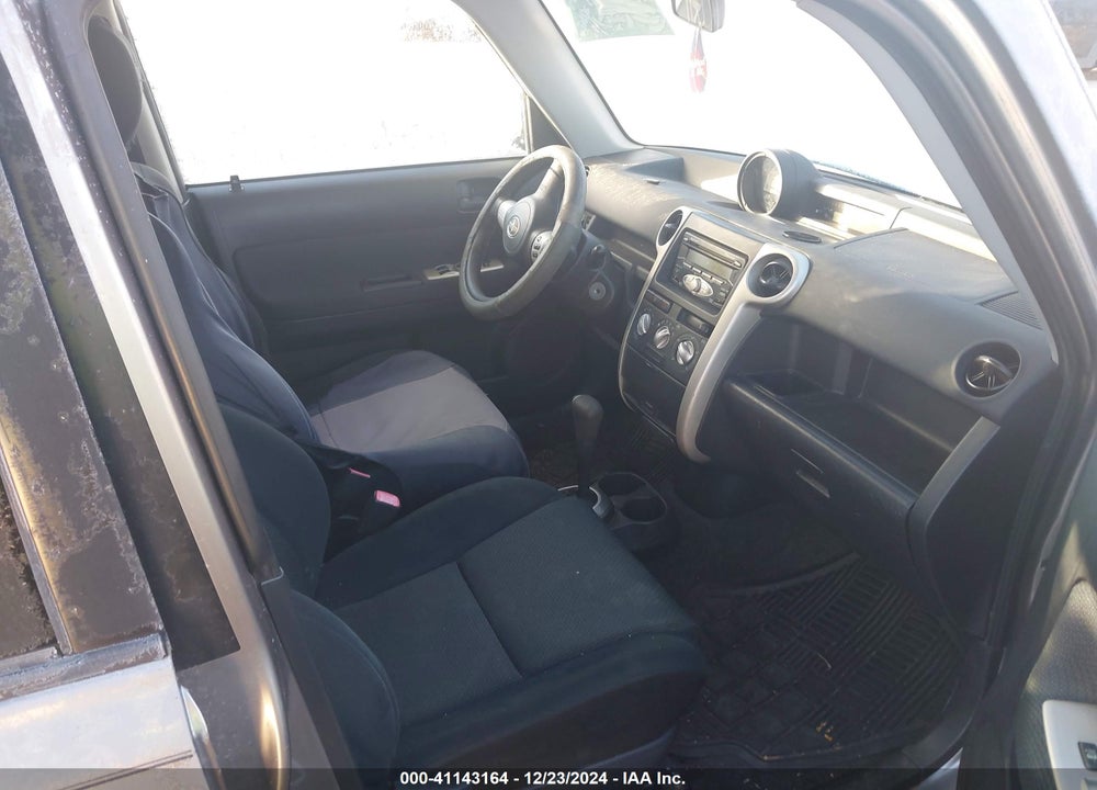 2006 SCION XB VIN: JTLKT324664113376