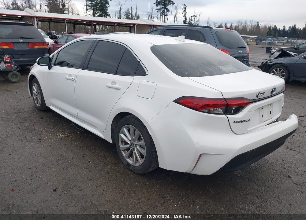 2024 TOYOTA COROLLA HYBRID XLE VIN: JTDBCMFEXRJ031015