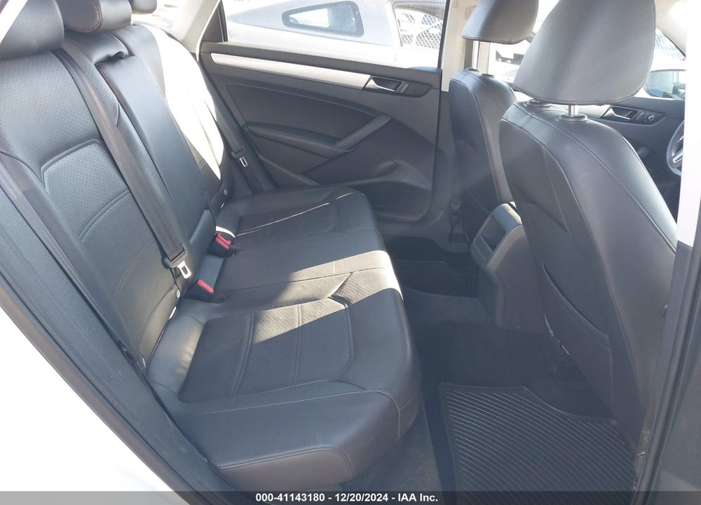 2012 VOLKSWAGEN PASSAT 2.5L SE VIN: 1VWBP7A33CC106660
