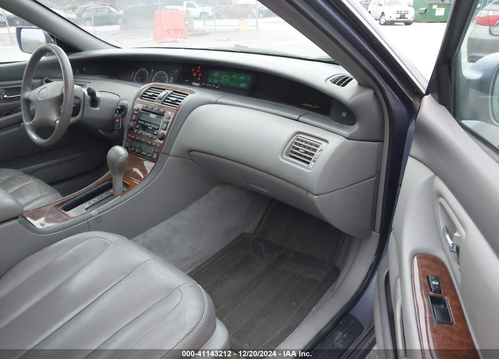 2000 TOYOTA AVALON XLS VIN: 4T1BF28B7YU077750