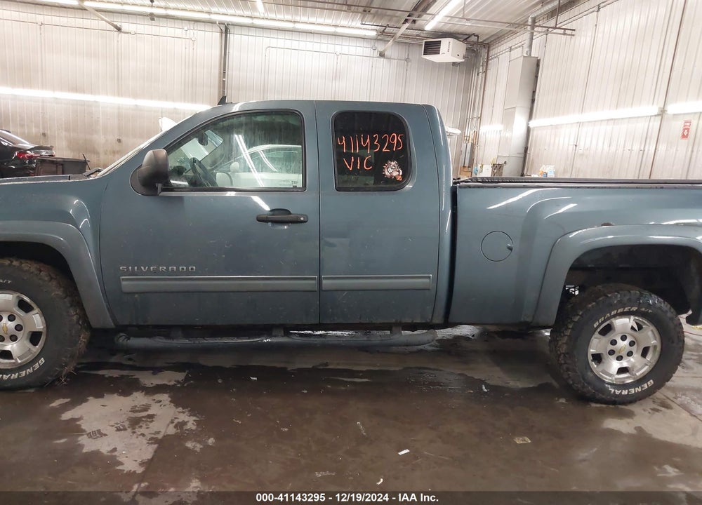 2011 CHEVROLET SILVERADO 1500 LT VIN: 1GCRKSE34BZ406085