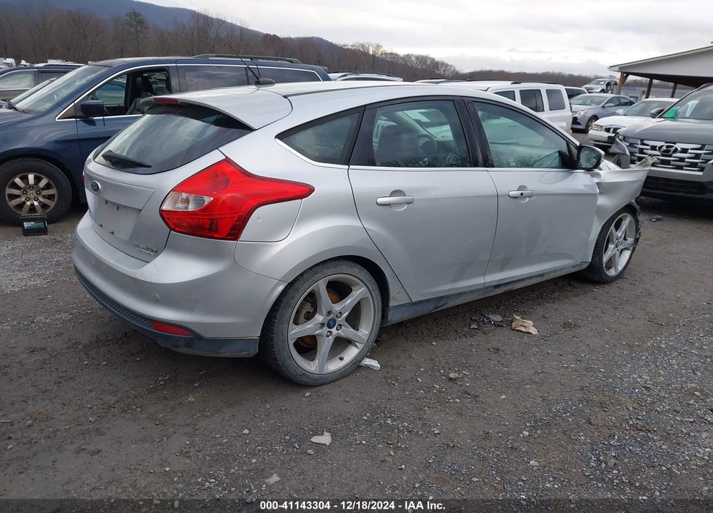 2014 FORD FOCUS TITANIUM VIN: 1FADP3N23EL179817