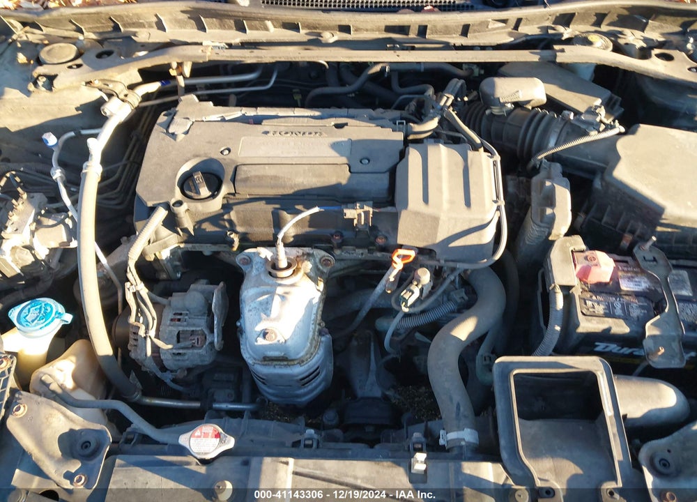 2015 HONDA ACCORD EX VIN: 1HGCR2F70FA105077