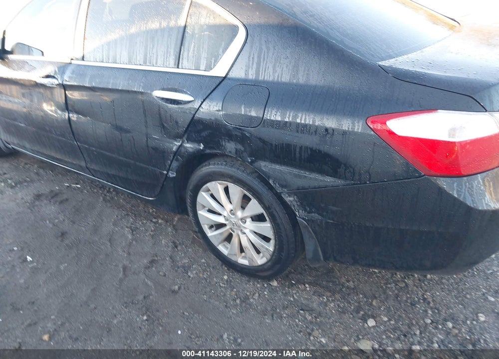 2015 HONDA ACCORD EX VIN: 1HGCR2F70FA105077