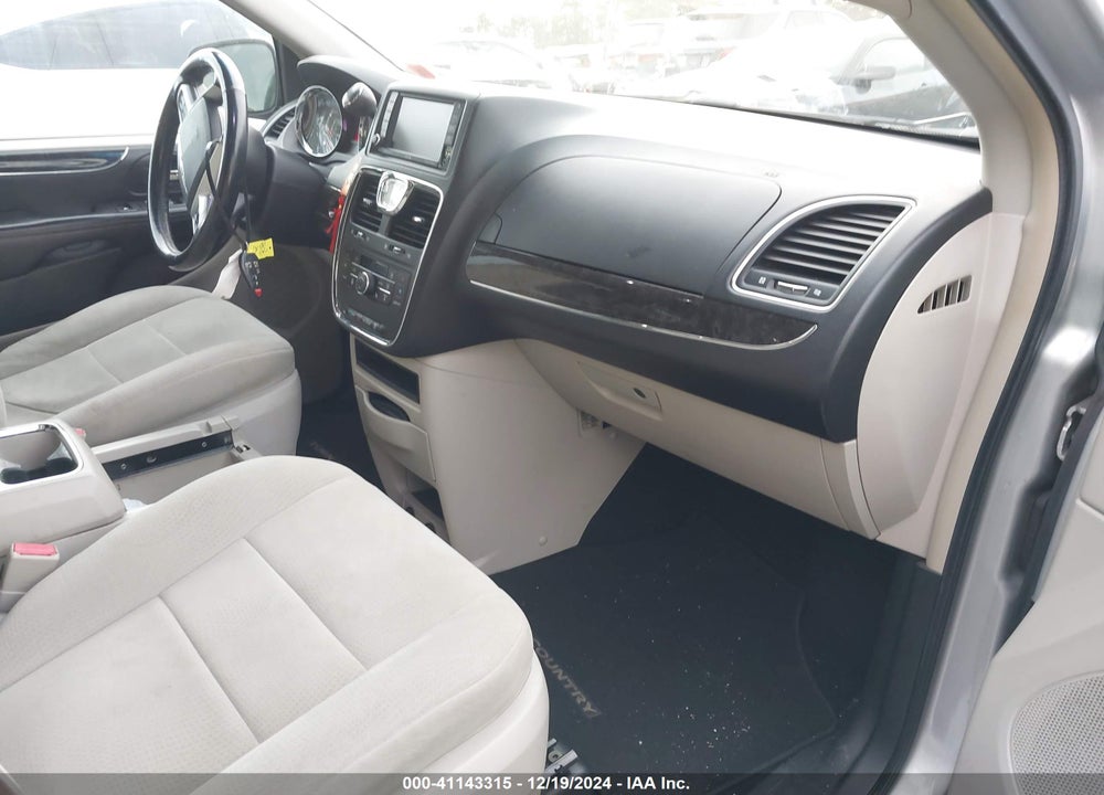 2011 CHRYSLER TOWN & COUNTRY TOURING VIN: 2A4RR5DG1BR780398