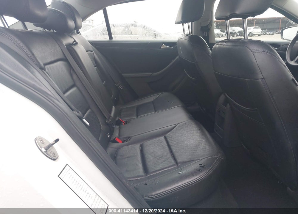 2014 VOLKSWAGEN JETTA 1.8T SE VIN: 3VWD17AJ0EM265694