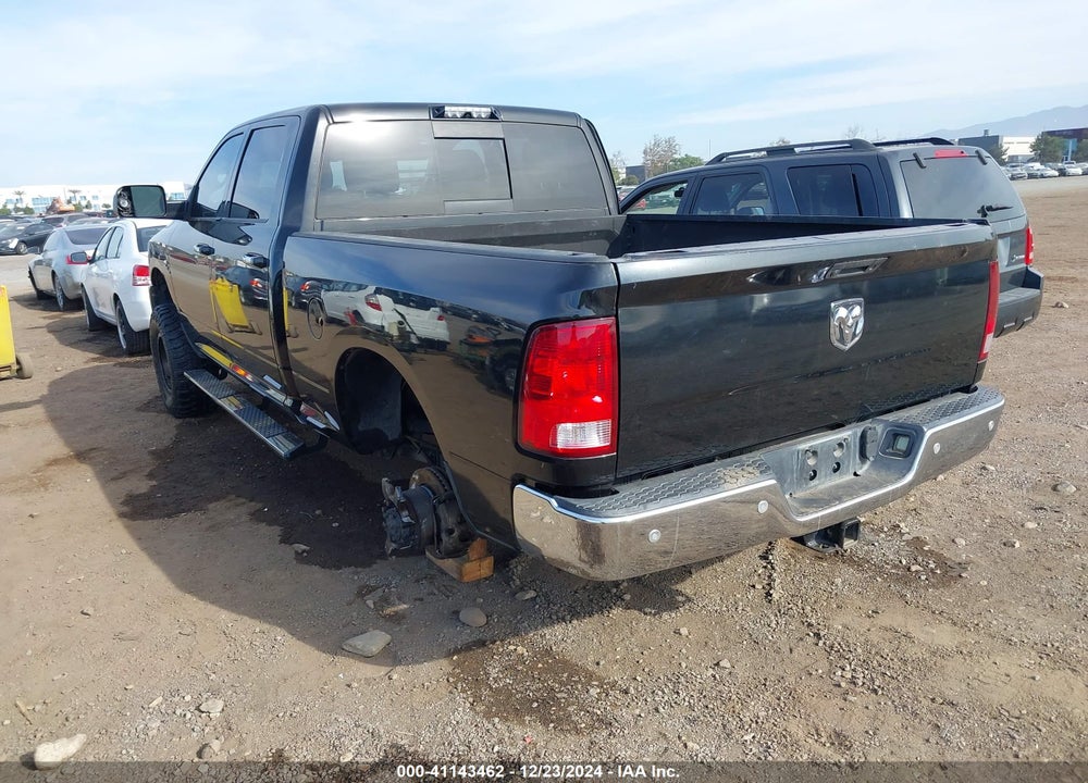 2017 RAM 2500 BIG HORN 4X4 6'4 BOX VIN: 3C6UR5DL9HG630574