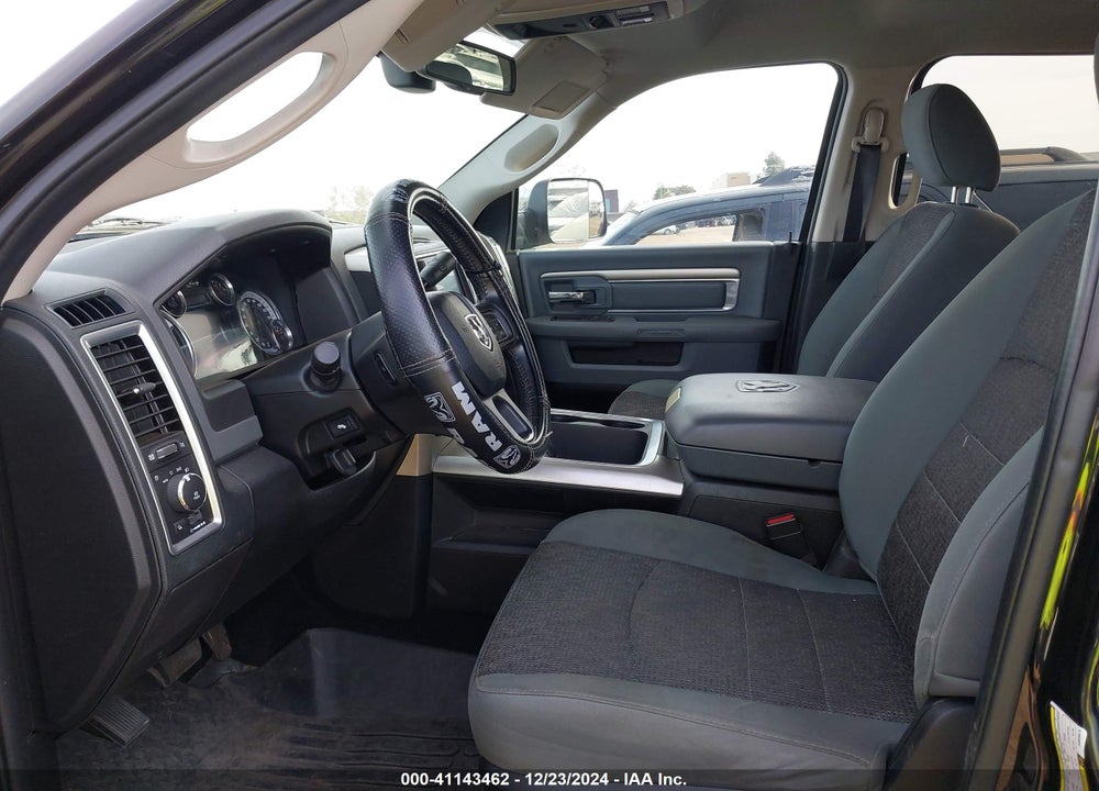 2017 RAM 2500 BIG HORN 4X4 6'4 BOX VIN: 3C6UR5DL9HG630574