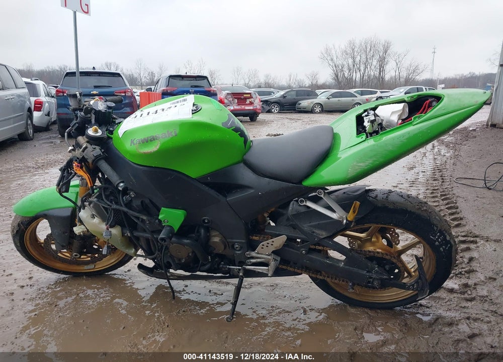 2004 KAWASAKI NINJA ZX 10R VIN: JKAZXCC1X4A015172
