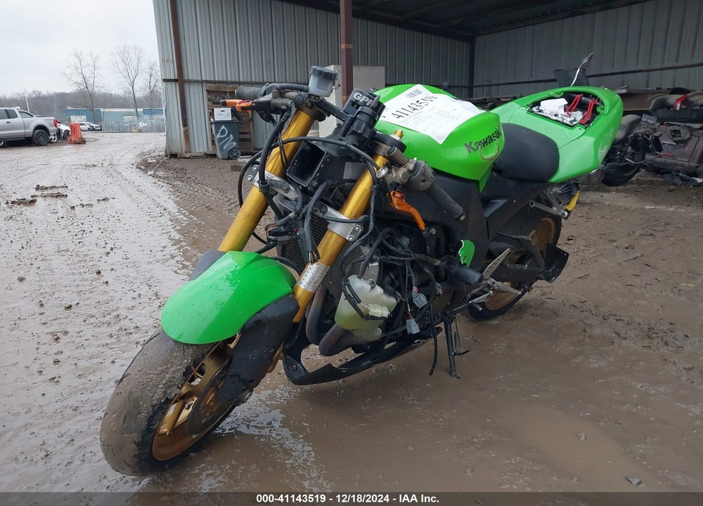 2004 KAWASAKI NINJA ZX 10R VIN: JKAZXCC1X4A015172