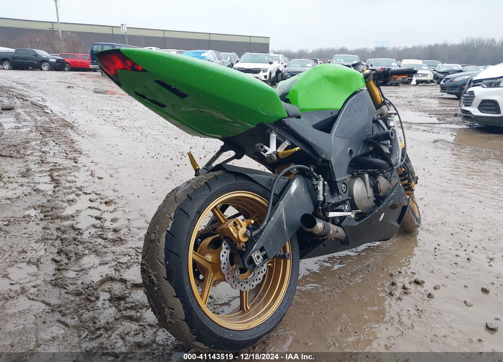 2004 KAWASAKI NINJA ZX 10R VIN: JKAZXCC1X4A015172