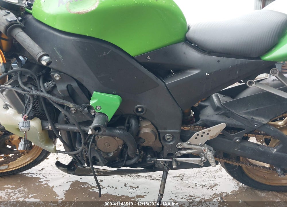 2004 KAWASAKI NINJA ZX 10R VIN: JKAZXCC1X4A015172