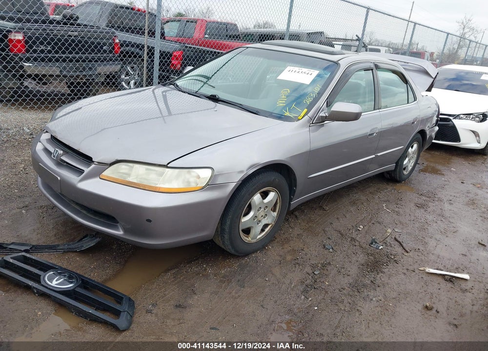 2000 HONDA ACCORD 3.0 EX VIN: 1HGCG1657YA099201