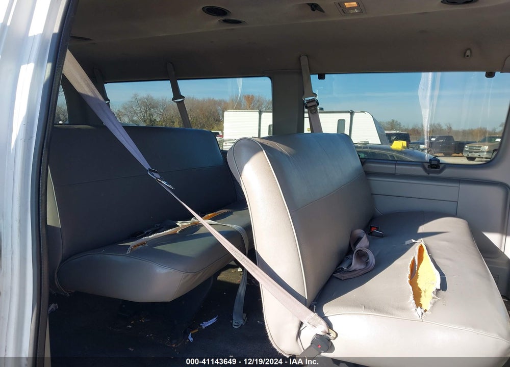 1999 FORD E-350 SUPER DUTY XL/XLT VIN: 1FBSS31L2XHA89485
