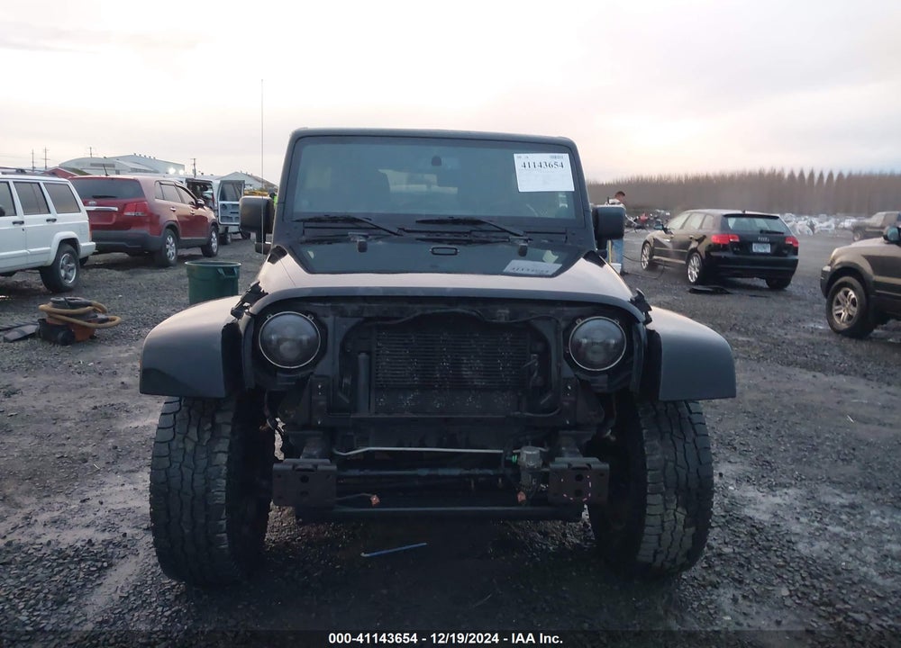 2014 JEEP WRANGLER UNLIMITED SAHARA VIN: 1C4BJWEG7EL130734