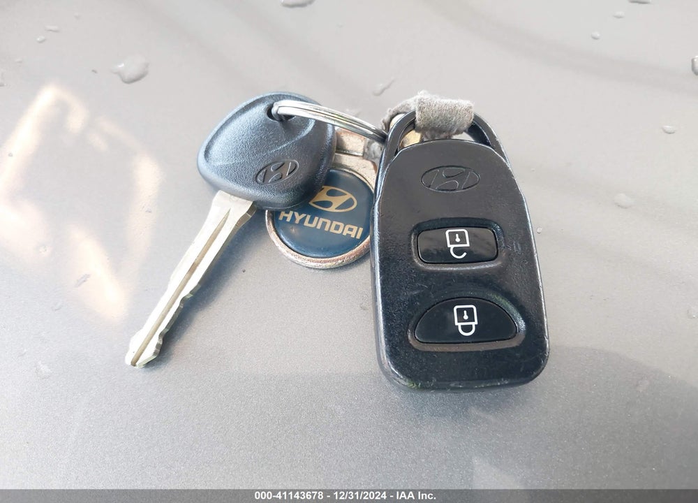 2010 HYUNDAI TUCSON LIMITED VIN: KM8JUCAC6AU052094