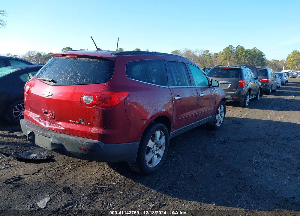 2011 CHEVROLET TRAVERSE VIN: 1GNKRGED2BJ262075