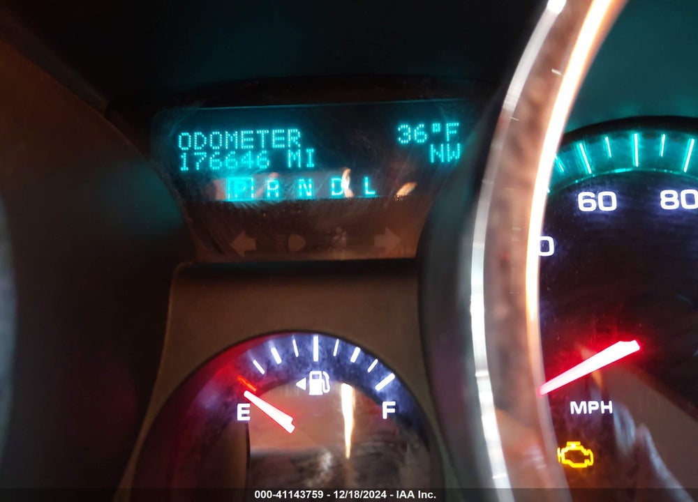 2011 CHEVROLET TRAVERSE VIN: 1GNKRGED2BJ262075