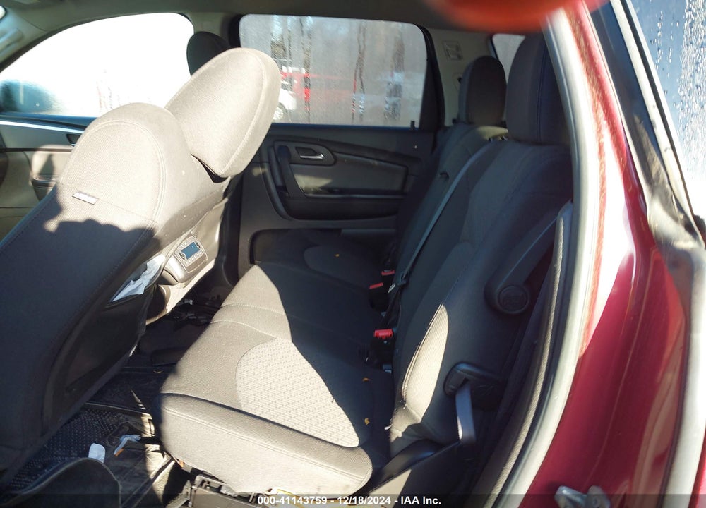 2011 CHEVROLET TRAVERSE VIN: 1GNKRGED2BJ262075