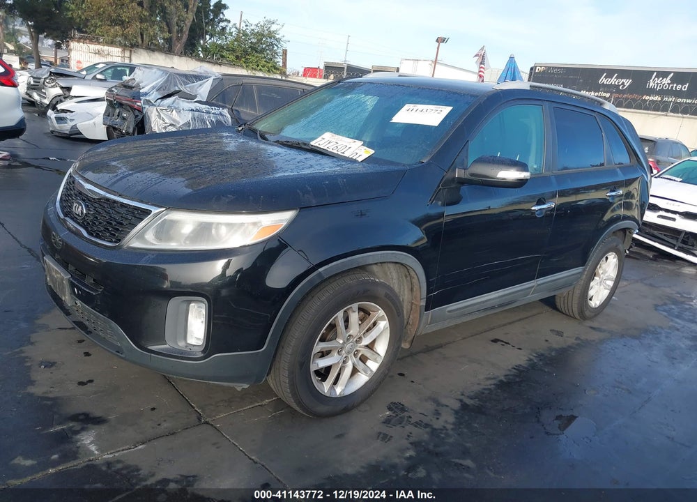 2015 KIA SORENTO LX VIN: 5XYKT4A68FG653639