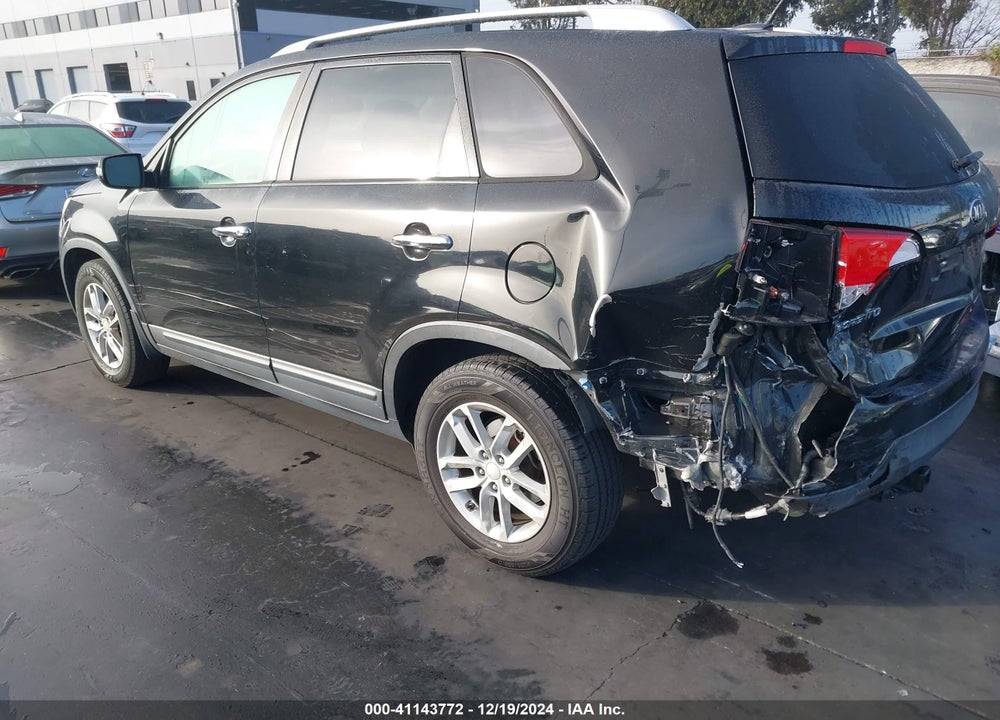 2015 KIA SORENTO LX VIN: 5XYKT4A68FG653639