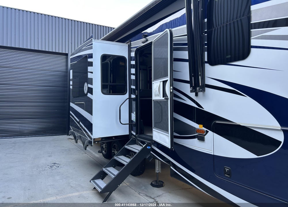 2023 FOREST RIVER RIVERSTONE LEGACY 419RD VIN: 4X4FRS830P0003575