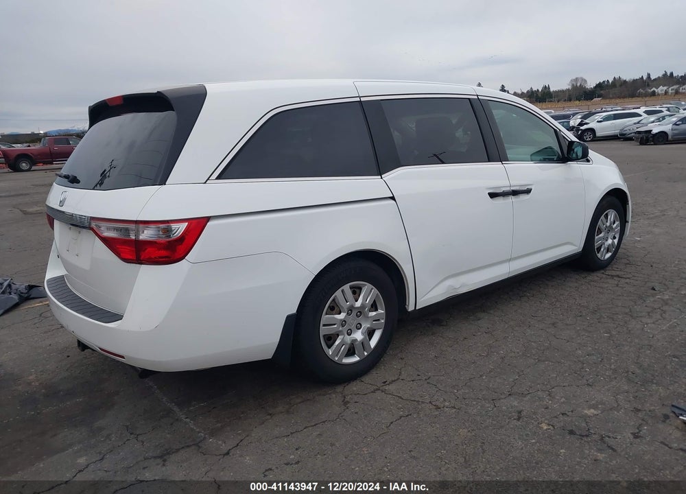 2011 HONDA ODYSSEY LX VIN: 5FNRL5H25BB017169