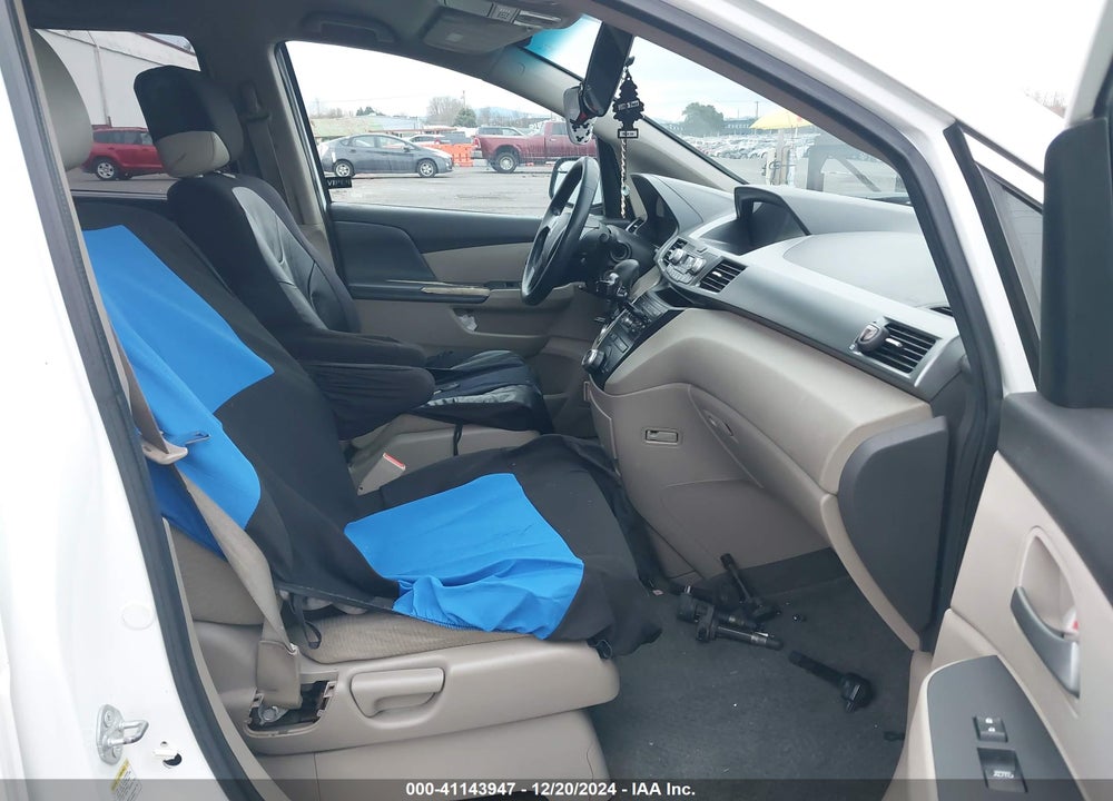 2011 HONDA ODYSSEY LX VIN: 5FNRL5H25BB017169