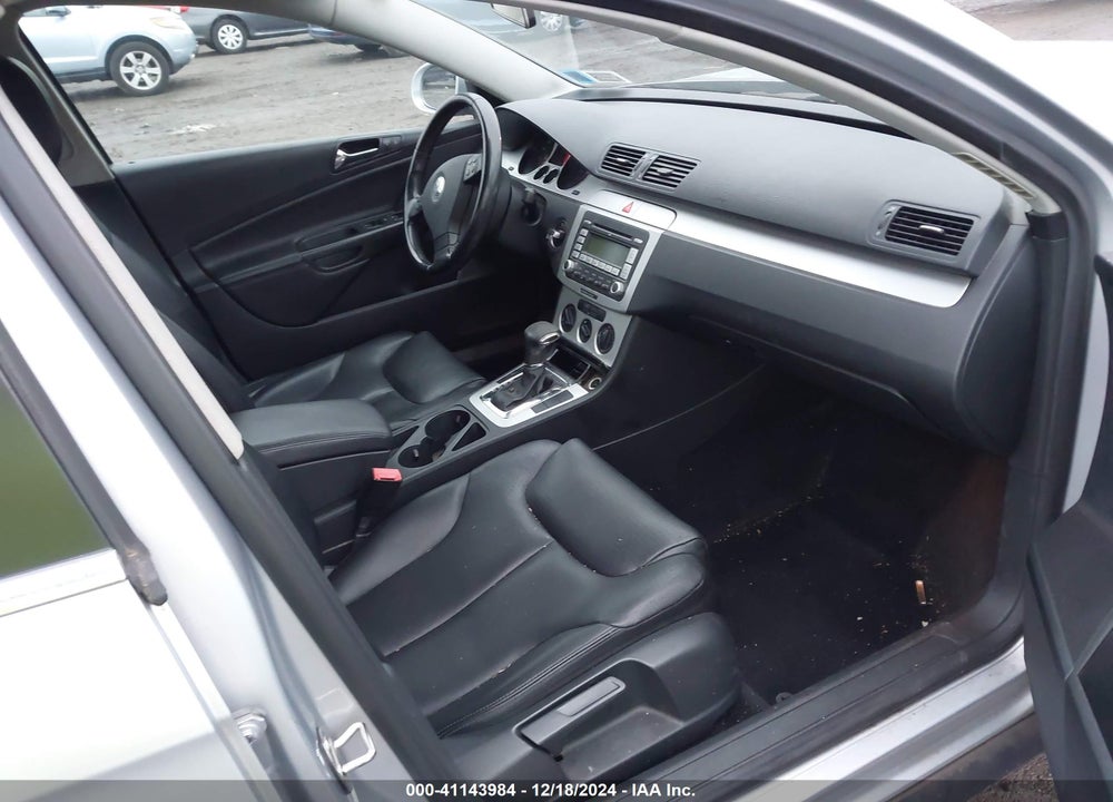 2008 VOLKSWAGEN PASSAT KOMFORT VIN: WVWAK73C58E015184