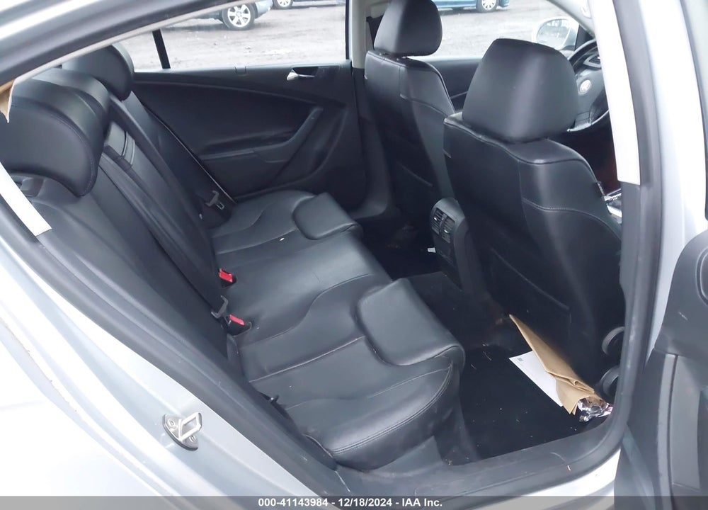 2008 VOLKSWAGEN PASSAT KOMFORT VIN: WVWAK73C58E015184