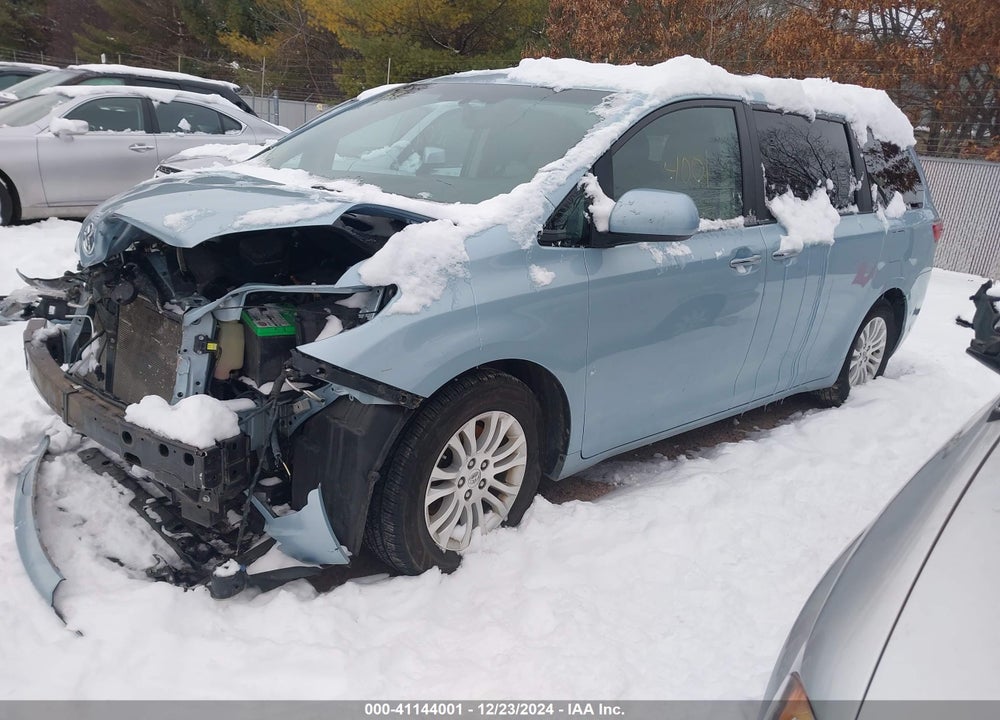 2015 TOYOTA SIENNA XLE 8 PASSENGER VIN: 5TDYK3DC6FS683461