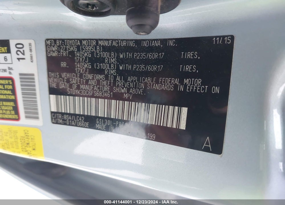 2015 TOYOTA SIENNA XLE 8 PASSENGER VIN: 5TDYK3DC6FS683461