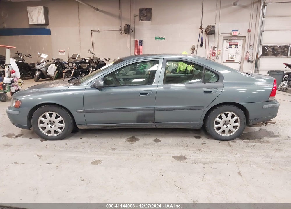 2002 VOLVO S60 2.4 VIN: YV1RS61R222170640