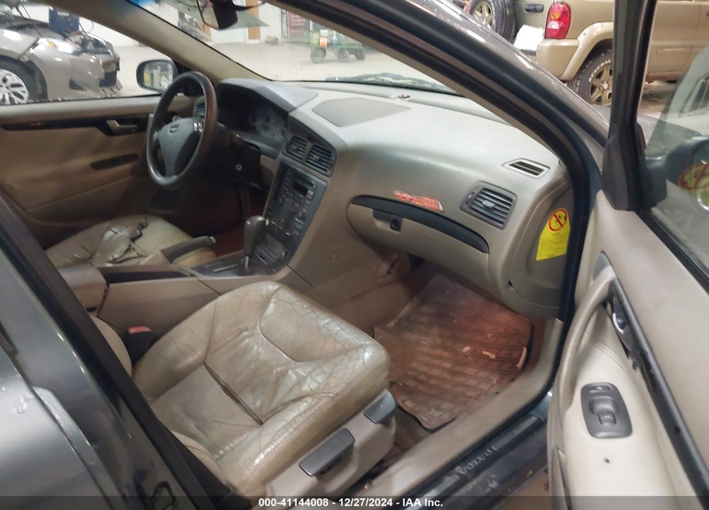 2002 VOLVO S60 2.4 VIN: YV1RS61R222170640