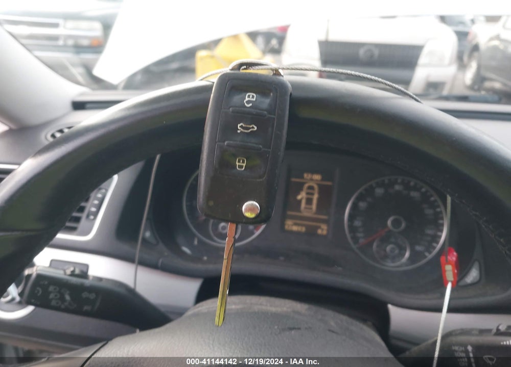 2012 VOLKSWAGEN PASSAT 2.5L SE VIN: 1VWBP7A3XCC084365