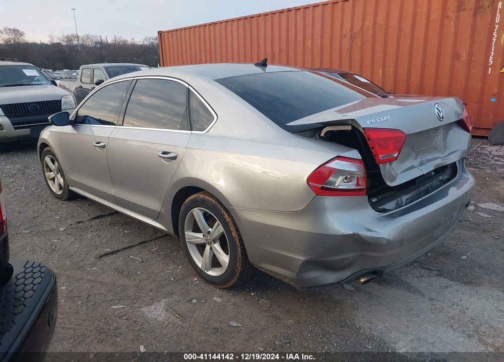 2012 VOLKSWAGEN PASSAT 2.5L SE VIN: 1VWBP7A3XCC084365