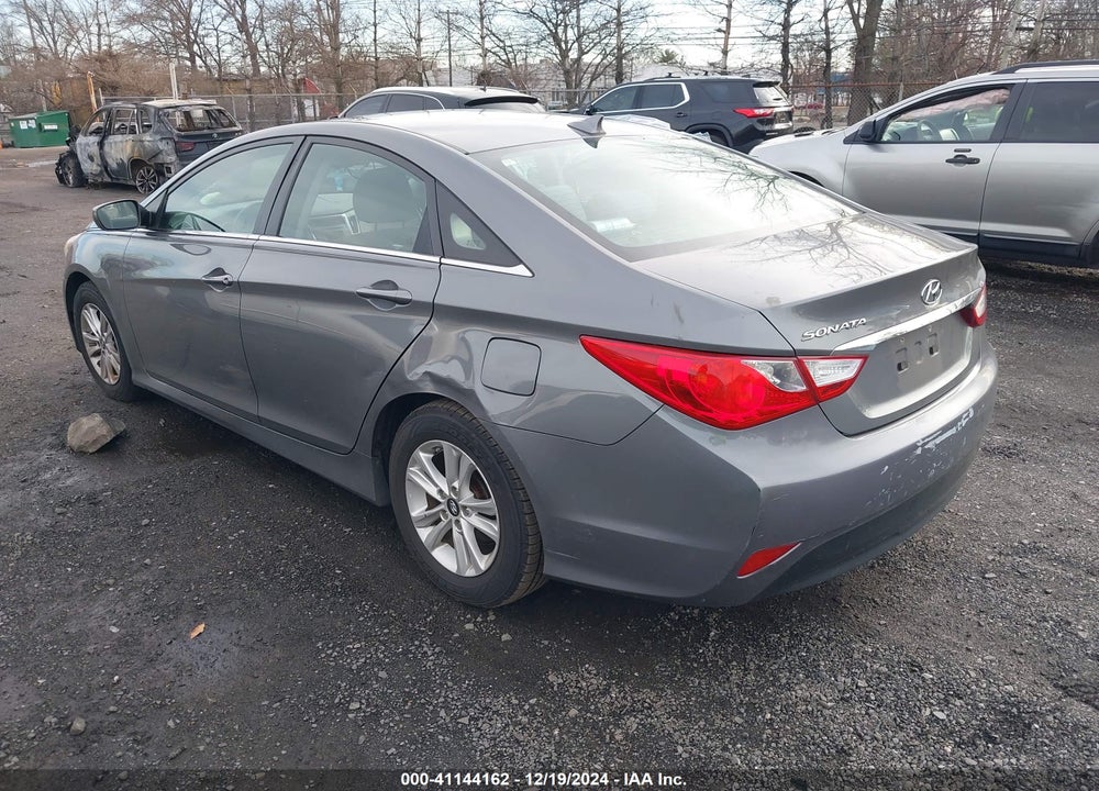 2014 HYUNDAI SONATA GLS VIN: 5NPEB4AC3EH849176