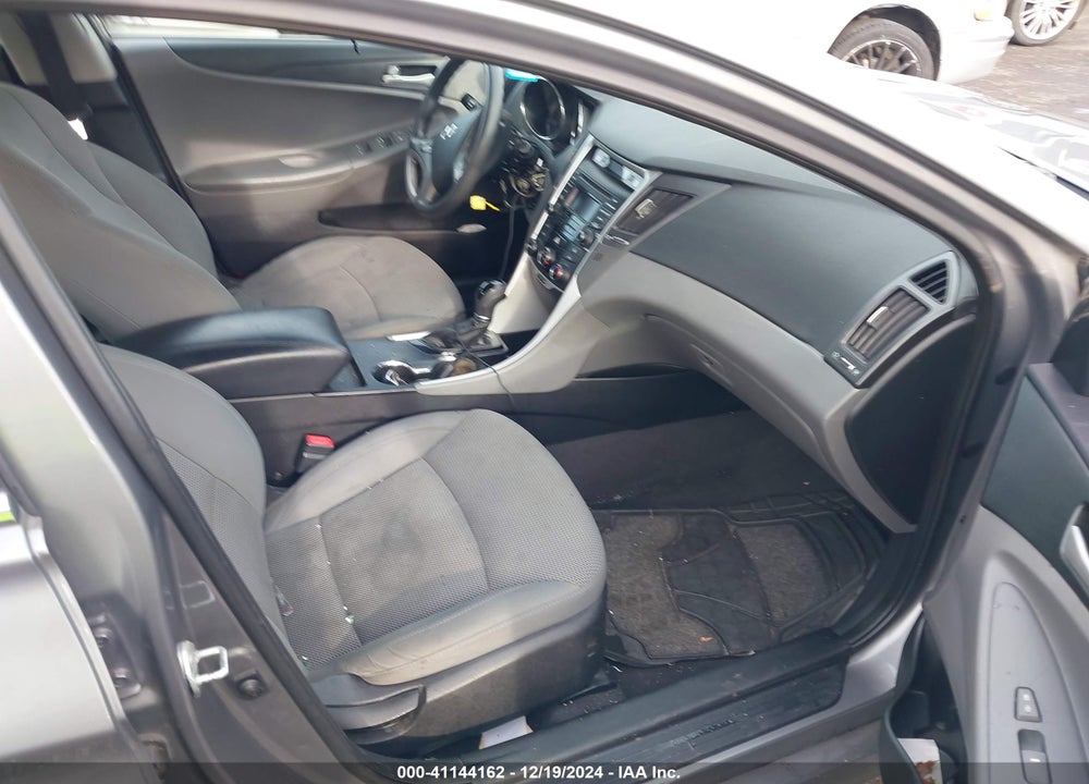2014 HYUNDAI SONATA GLS VIN: 5NPEB4AC3EH849176