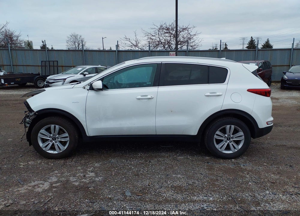 2018 KIA SPORTAGE LX VIN: KNDPMCAC4J7326034