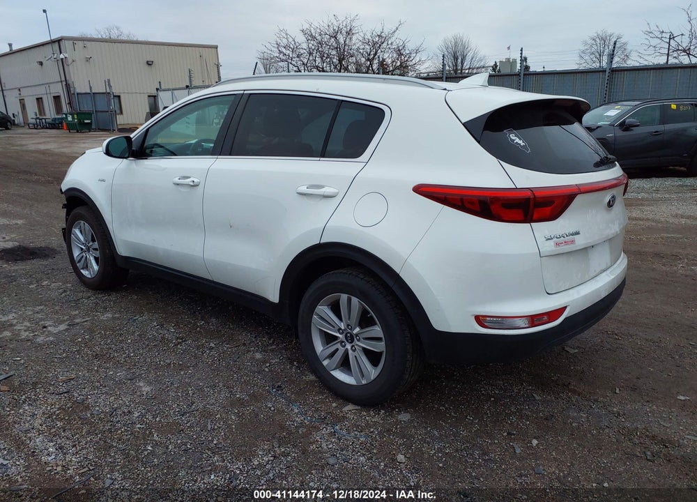 2018 KIA SPORTAGE LX VIN: KNDPMCAC4J7326034