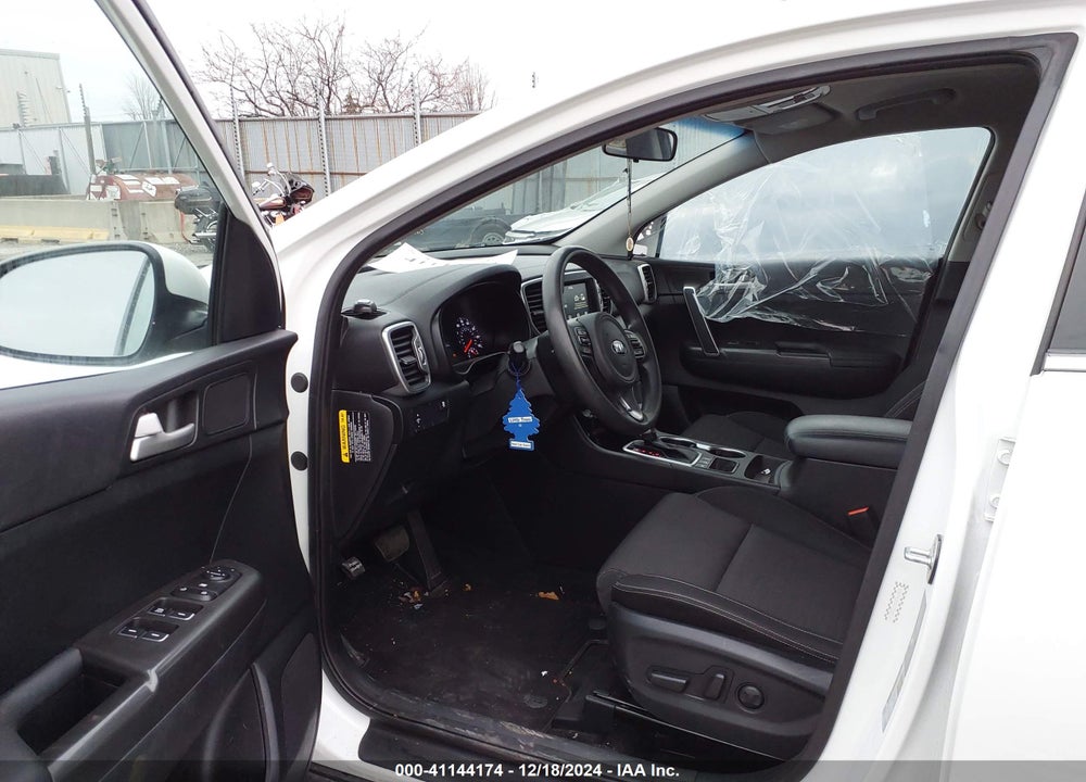 2018 KIA SPORTAGE LX VIN: KNDPMCAC4J7326034