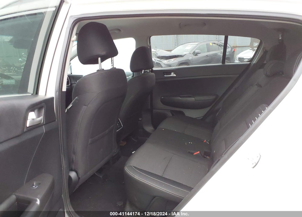2018 KIA SPORTAGE LX VIN: KNDPMCAC4J7326034