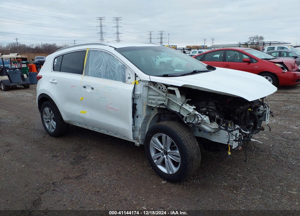 2018 KIA SPORTAGE LX VIN: KNDPMCAC4J7326034