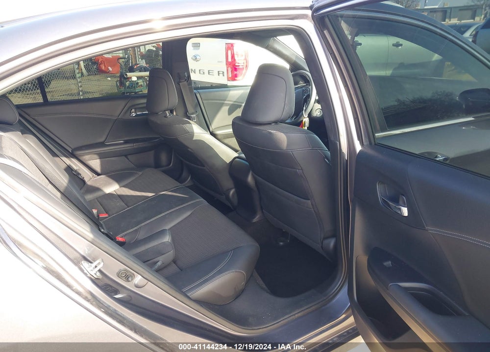 2017 HONDA ACCORD VIN: 1HGCR2F56HA212782