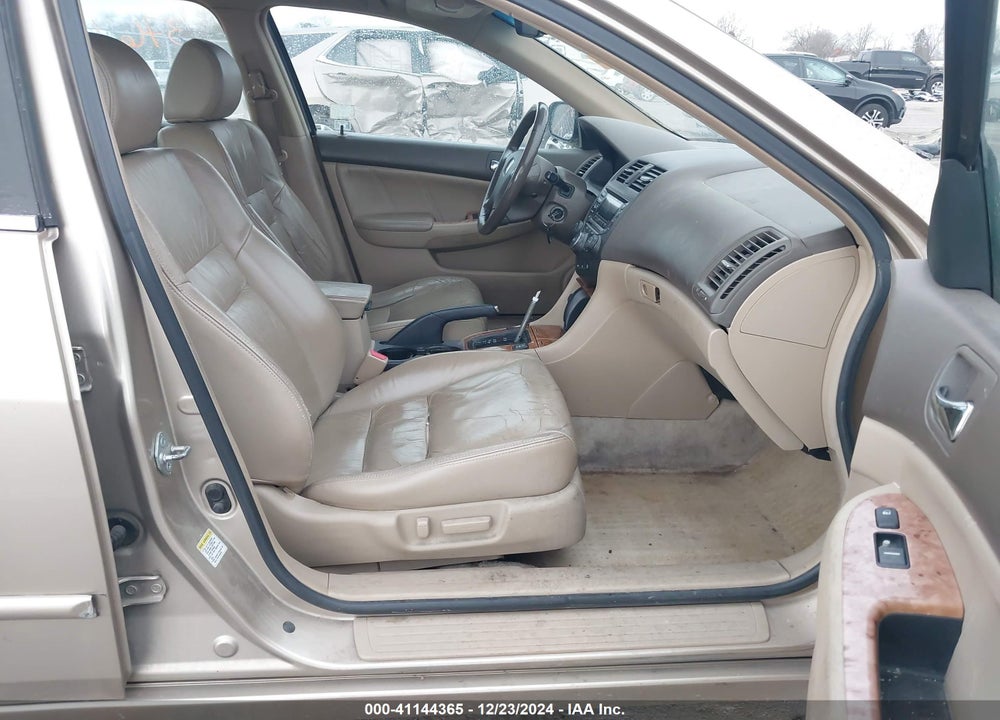 2005 HONDA ACCORD 3.0 EX VIN: 1HGCM66565A080138