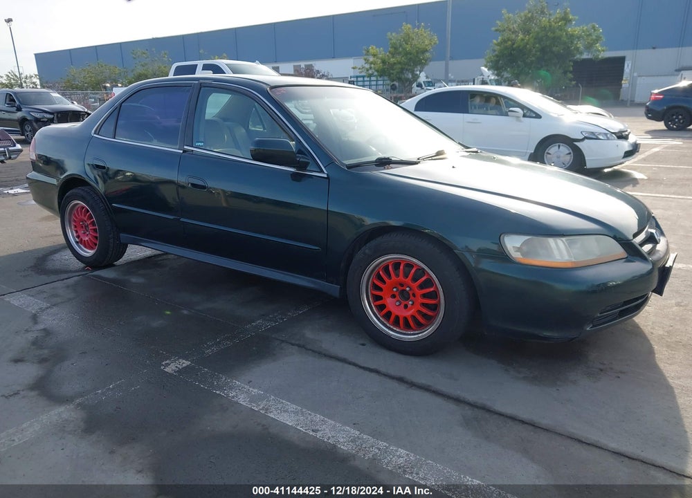 2001 HONDA ACCORD 2.3 LX VIN: JHMCG66501C018432
