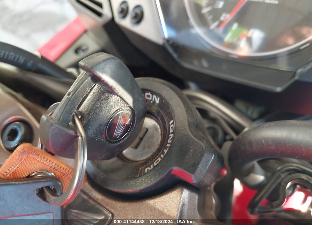 2014 HONDA VFR800 F VIN: JH2RC7911EK000854